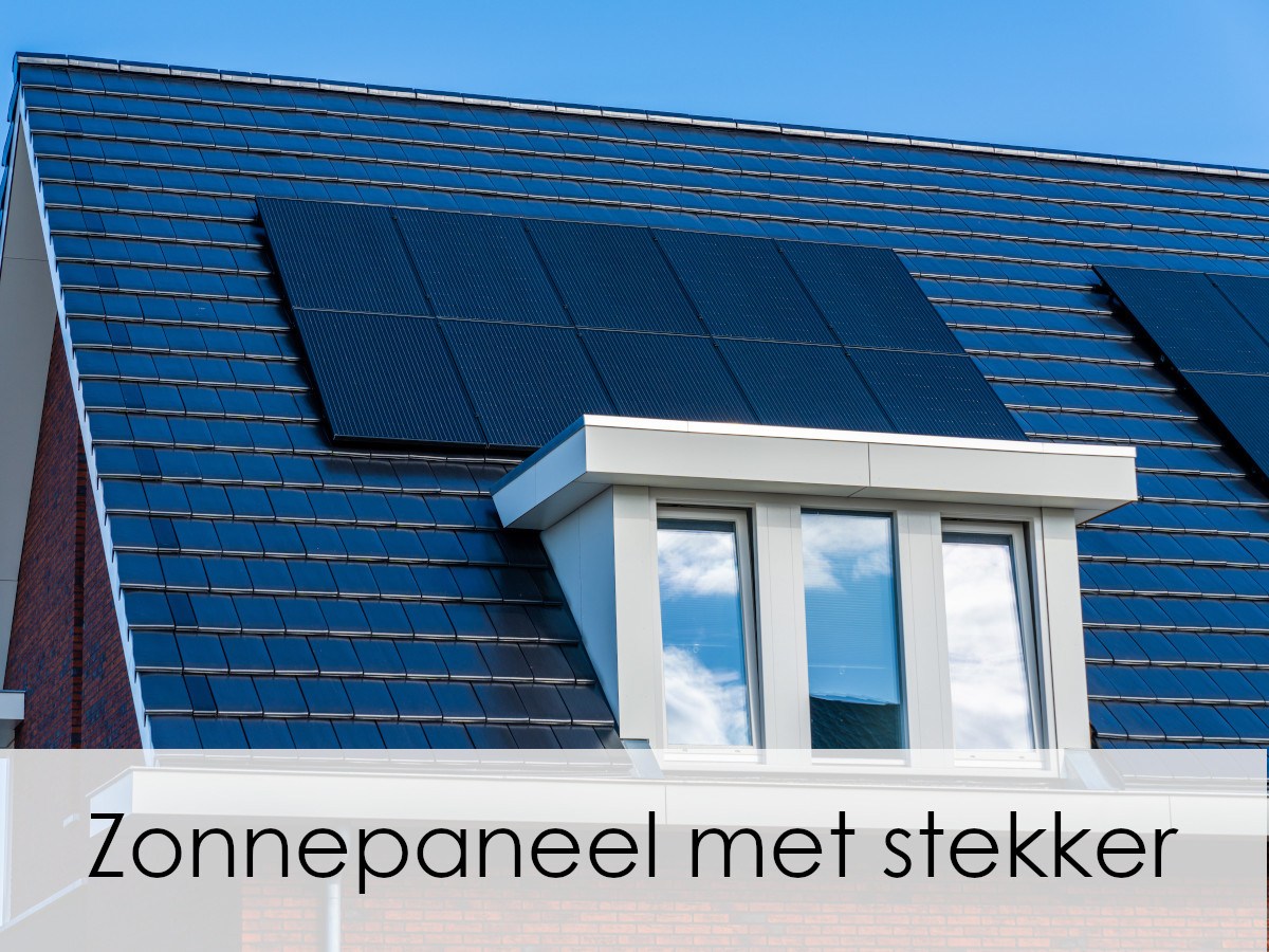 zonnepaneel met stekker set gemonteerd