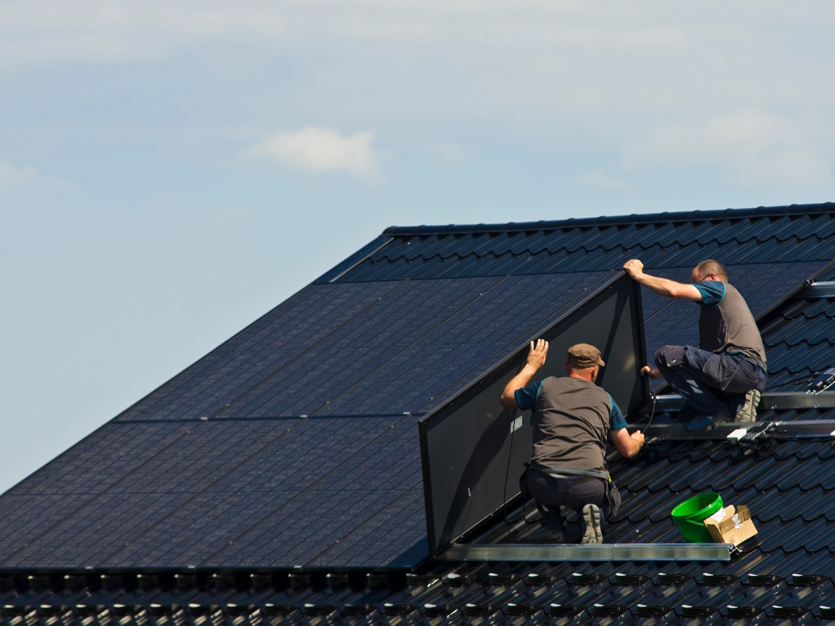 zonnepanelen laten plaatsen