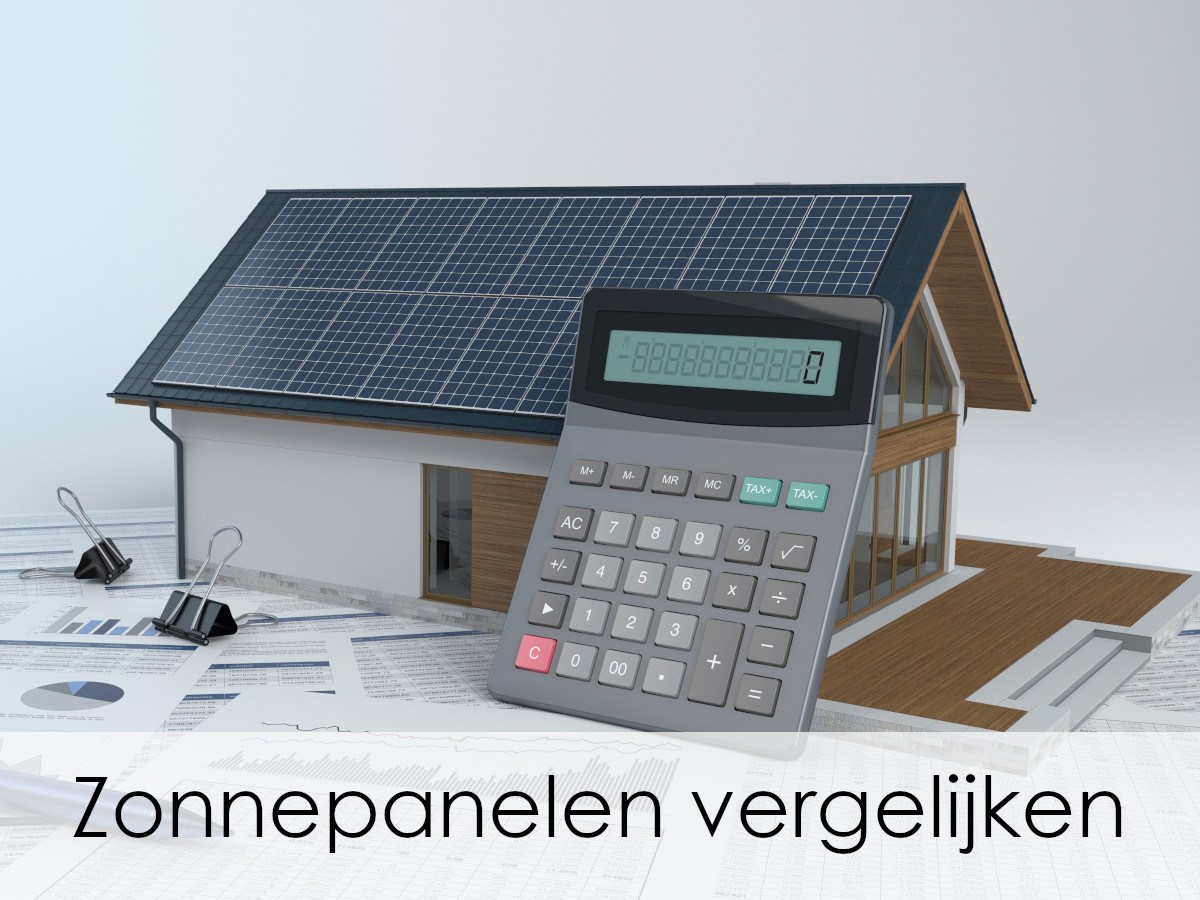 huis met zonnepanelen en offertes eronder